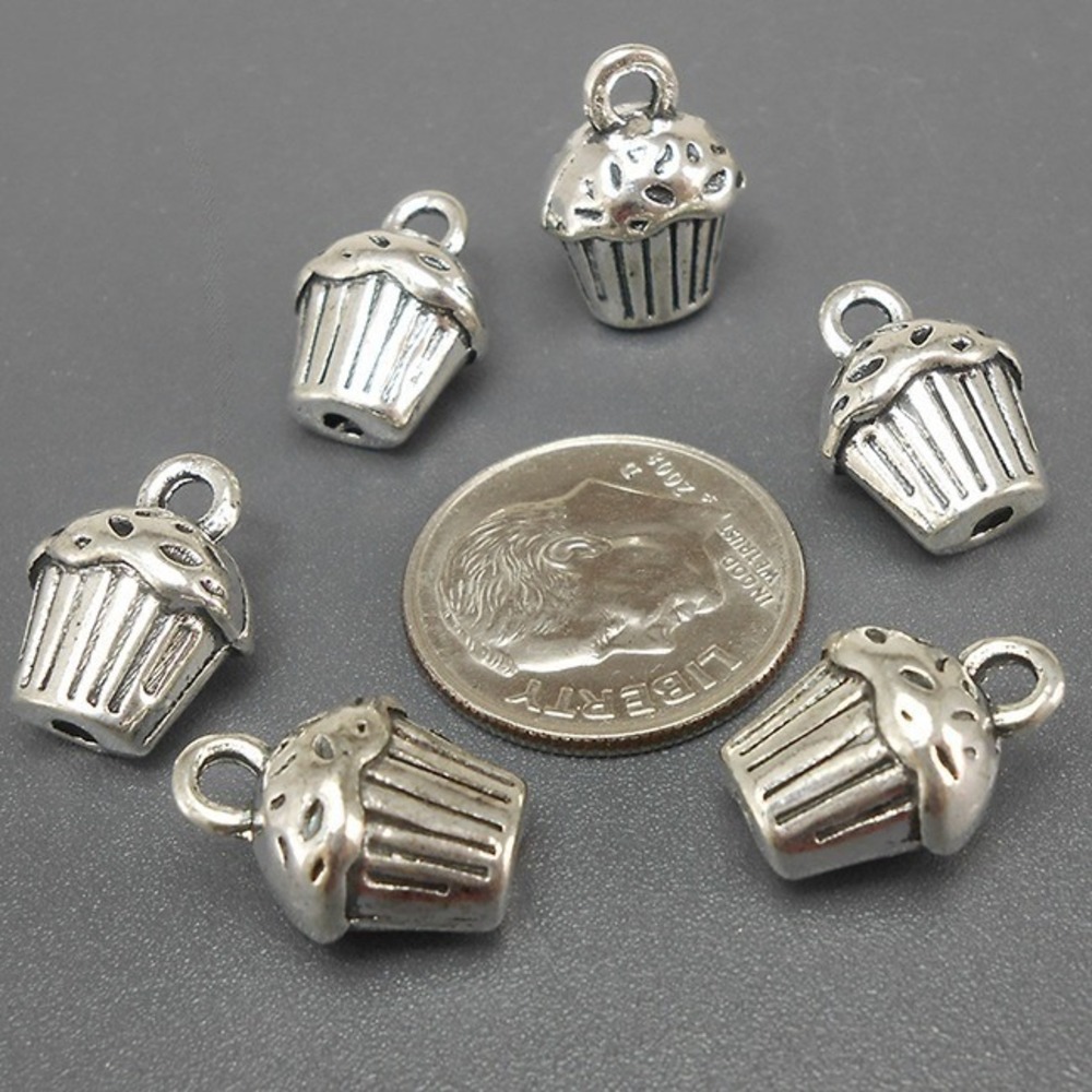 8pcs Cupcake Charms‎ party birthday bakery dessert, jewelry making supplies